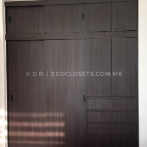 Closet Moderno Corredizo Modelo Cavalier por Eco Closets Queretaro Mexico