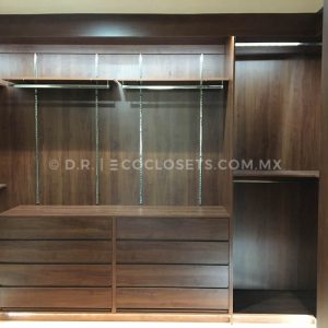 Diseño de Vestidor Lujoso de Madera por Eco Closets Queretaro Mexico