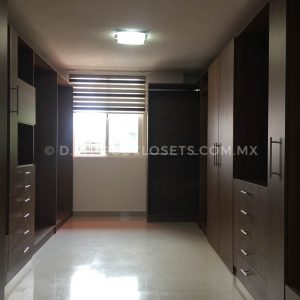 Diseño de Vestidor Moderno y Grande de Madera Eco Closets Querataro Mexico
